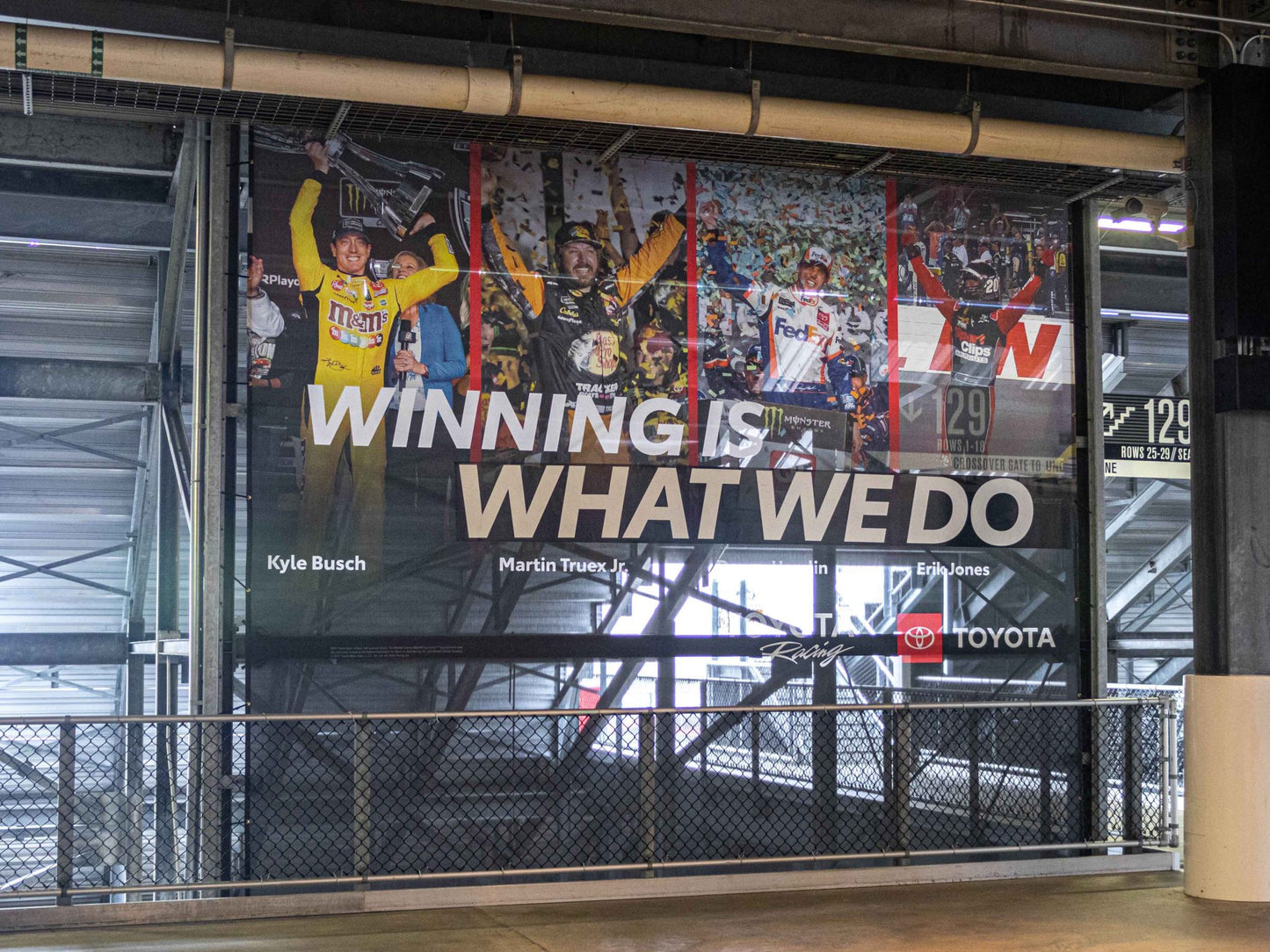 Mesh Banner